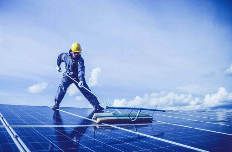 How to clean rooftop solar panels