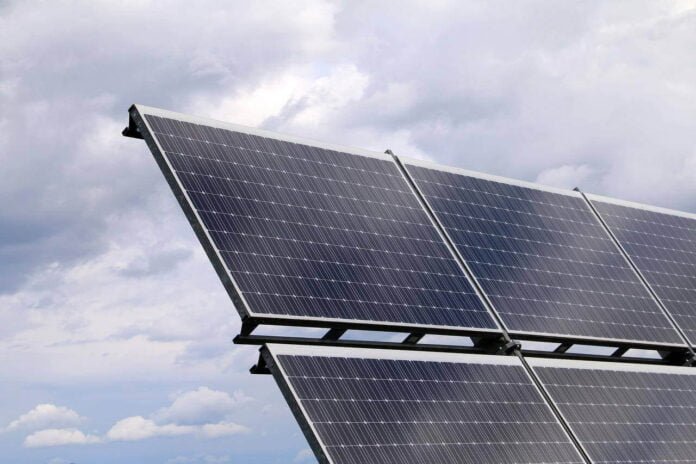 how many units does a 5kW solar panel produce